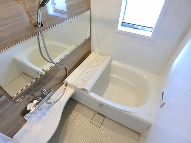 バス・シャワールーム　★浴室乾燥・追い焚き機能付きバスルーム★