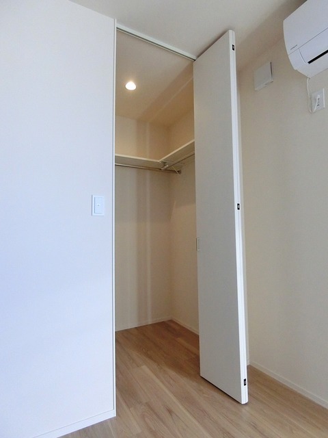 収納　★ウォークインクローゼット1.3帖★