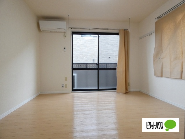 居室・リビング　※写真は別のお部屋　現況優先