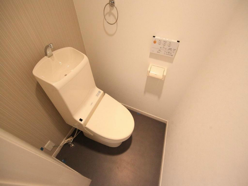 トイレ　温水洗浄暖房便座付トイレ　同仕様写真