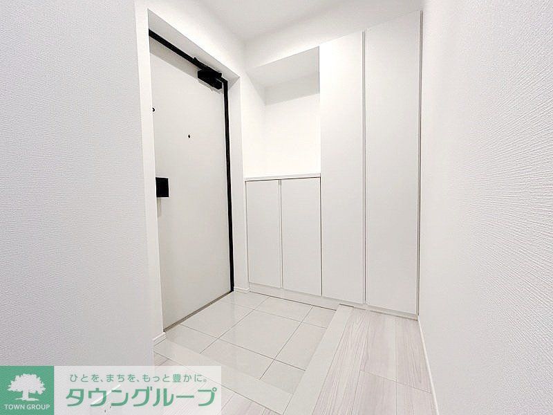 玄関　お部屋探しは株式会社　タウンハウジング　までお気軽にお問合…