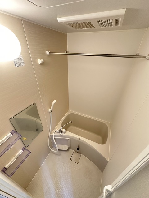 バス・シャワールーム　★同施工別建物の参考写真です★