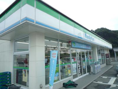 コンビニ　☆ファミリーマート 小倉東インター前店（コンビニ）まで220m
