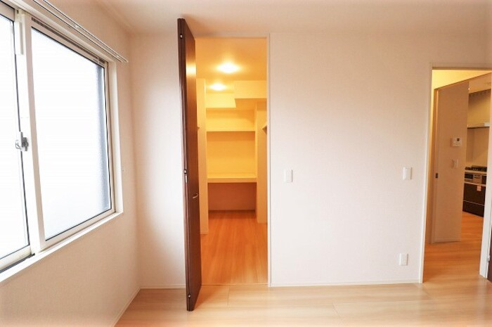 収納　ウォークインクローゼット