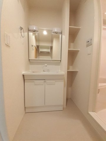 洗面設備　使いやすい洗面所です