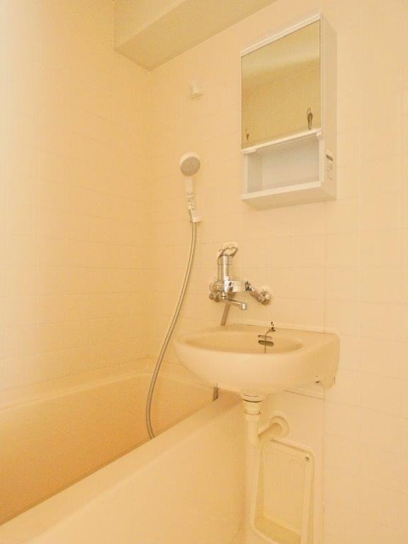 バス・シャワールーム　図面と現状に相違がある場合には現状を優先