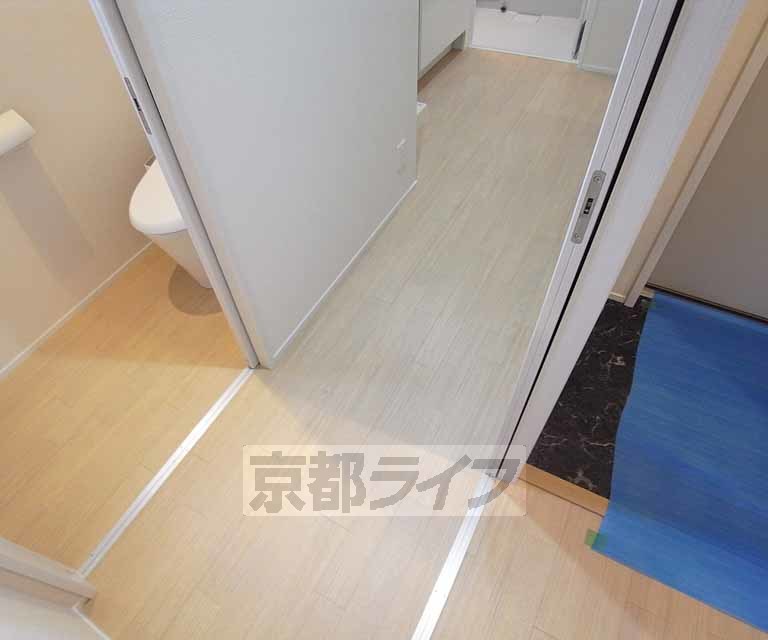 その他部屋・スペース　明るい廊下です。