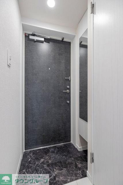 玄関　Aタイプ2025年10月撮影 同タイプ405号室の写真です