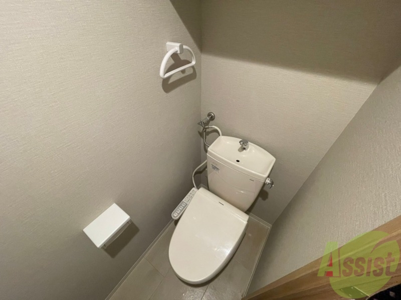 トイレ　シャワートイレになっているので快適です！