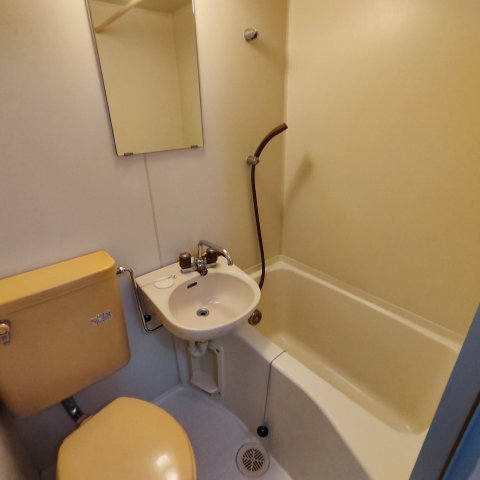 バス・シャワールーム　お風呂です