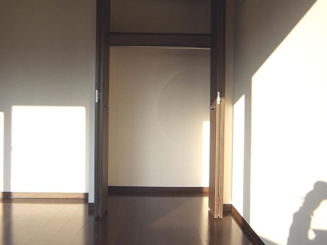 収納　ハンガーポール付収納です。