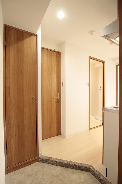 玄関　同物件別号室