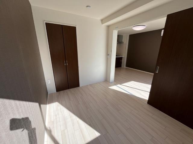 居室・リビング　南側洋室