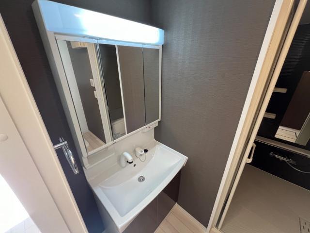 洗面設備　洗髪洗面化粧台