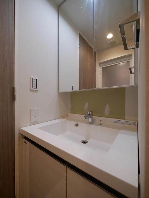 洗面設備　※写真は同タイプ住戸です。