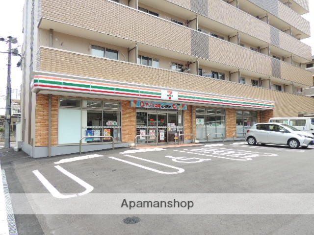 コンビニ　セブンイレブン戸畑新池３丁目店（コンビニ）まで26m