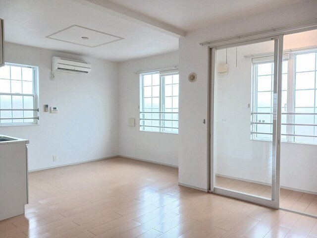 居室・リビング　ゆったり過ごせる居間です