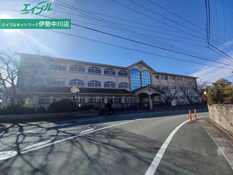 小学校　津市立誠之小学校（小学校）まで506m