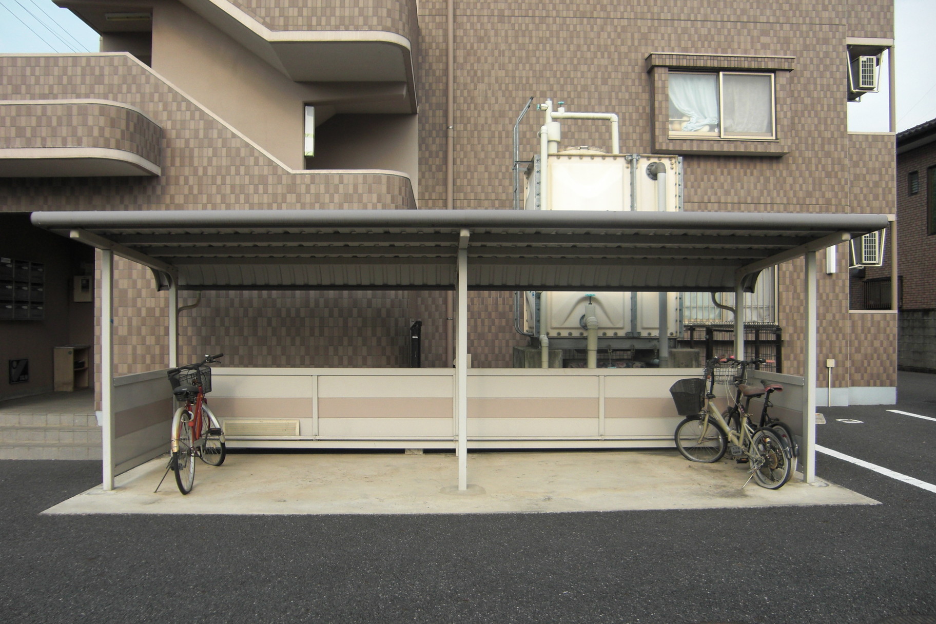 その他　駐輪場です。