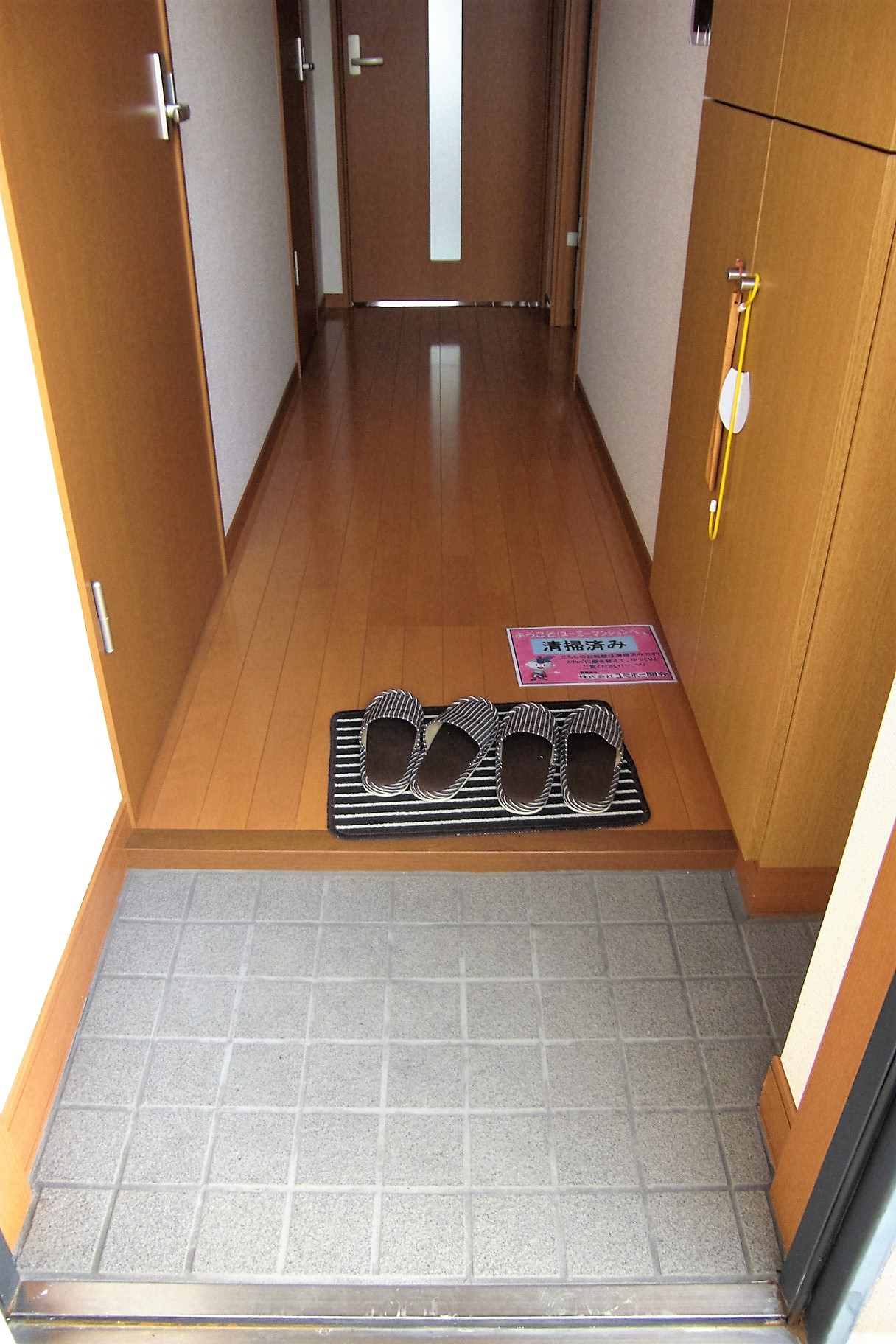 玄関　シューズボックス付きです。