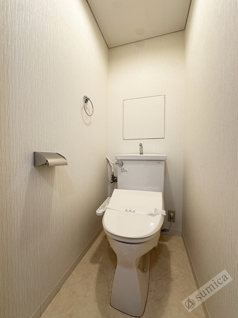 トイレ　温水洗浄便座