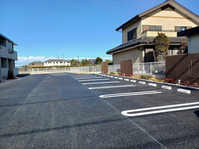 駐車場　車をお持ちの方に嬉しい駐車場付きの物件です