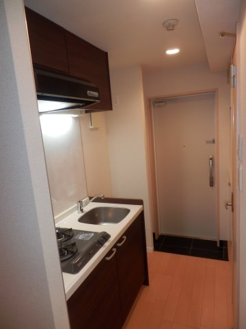 キッチン　コンパクトなキッチンで掃除もラクラク