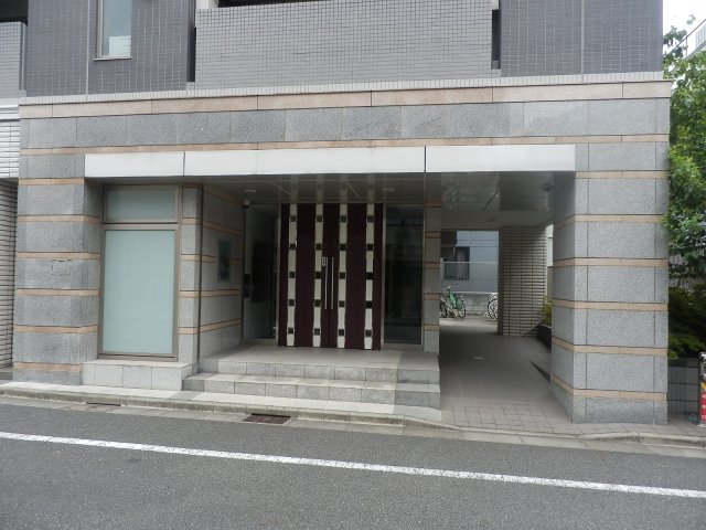 エントランス　清潔なエントランスです