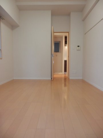 居室・リビング　広々とした洋室です