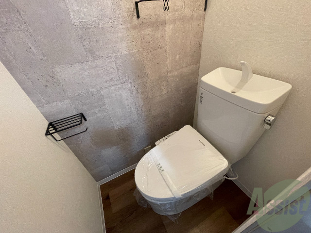 トイレ　トイレは狭すぎず、広すぎない感じが良いですね。