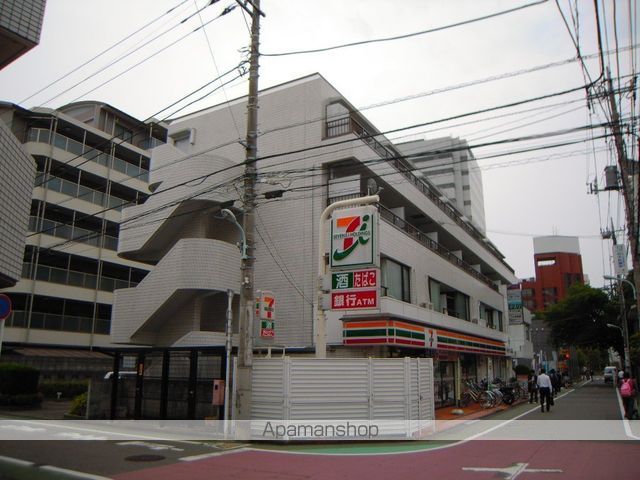 コンビニ　セブンイレブン（コンビニ）まで303m