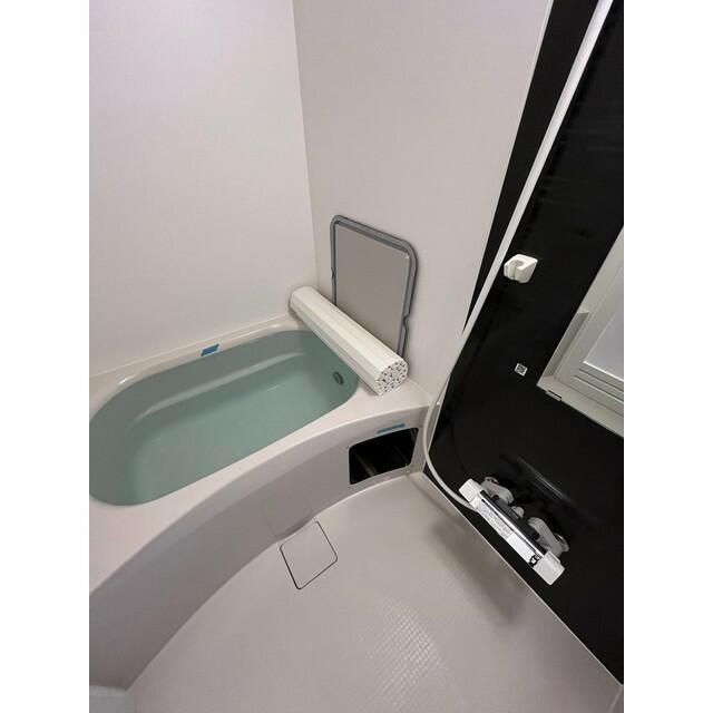 バス・シャワールーム　※写真は同じマンションの違う部屋のものになります。