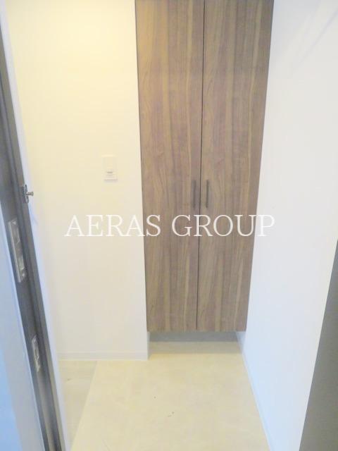 玄関　別部屋同仕様タイプ