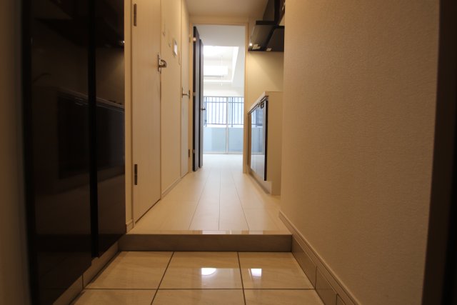 玄関　※別号室の参考写真、現況優先※