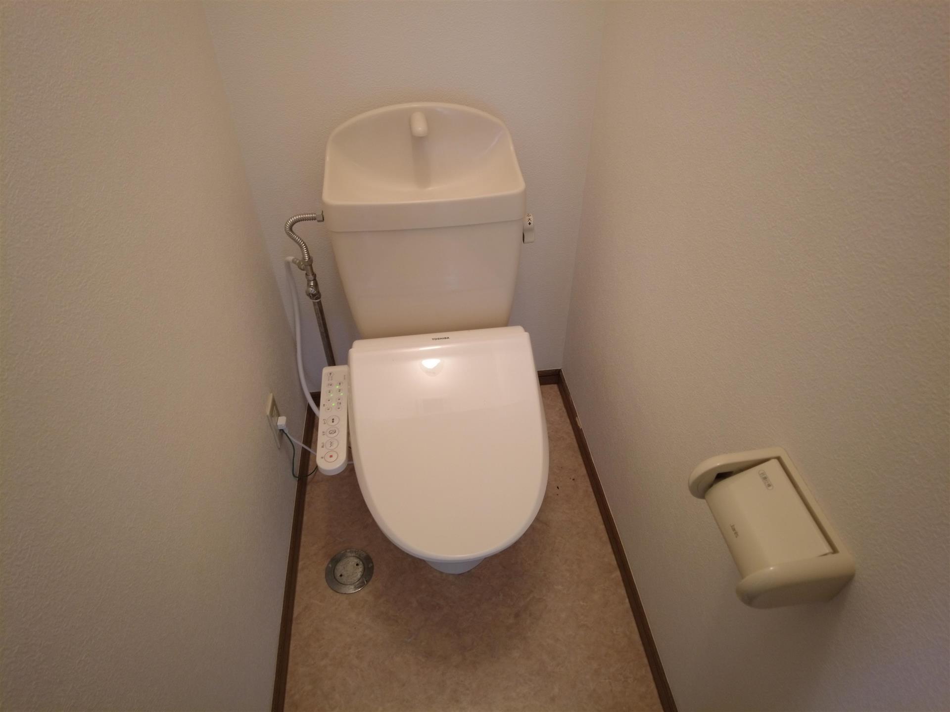 トイレ　温水洗浄暖房便座