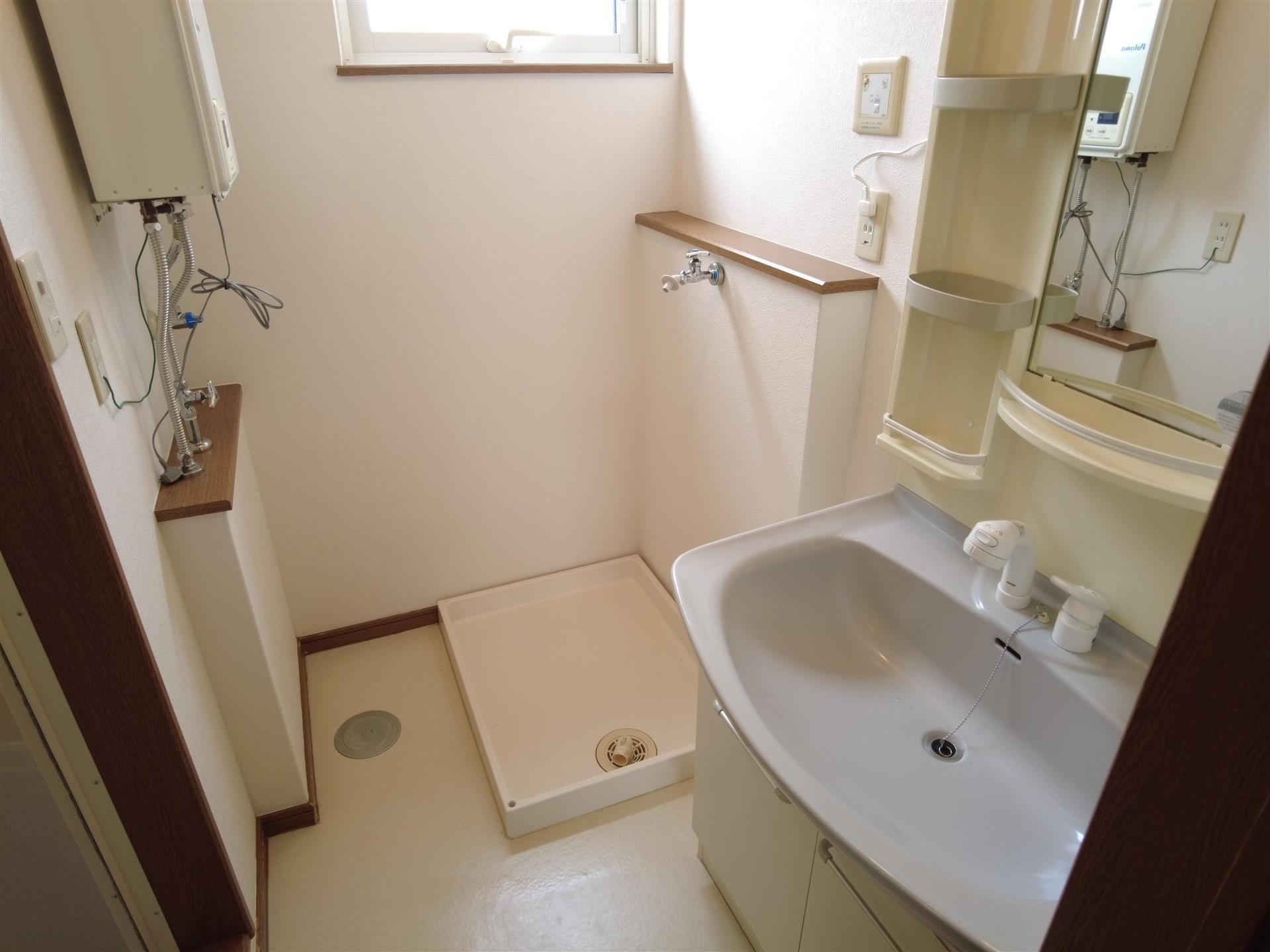 洗面設備　洗面化粧台・洗濯機置場