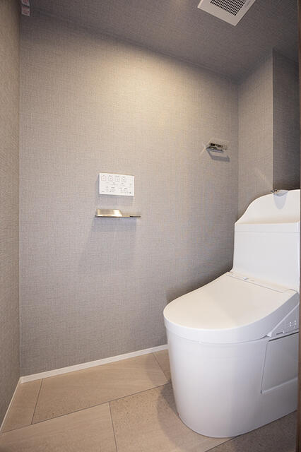 トイレ　※写真は同タイプ住戸です。