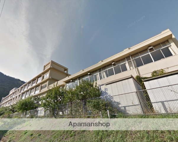 中学校　向丘中学校（中学校）まで124m