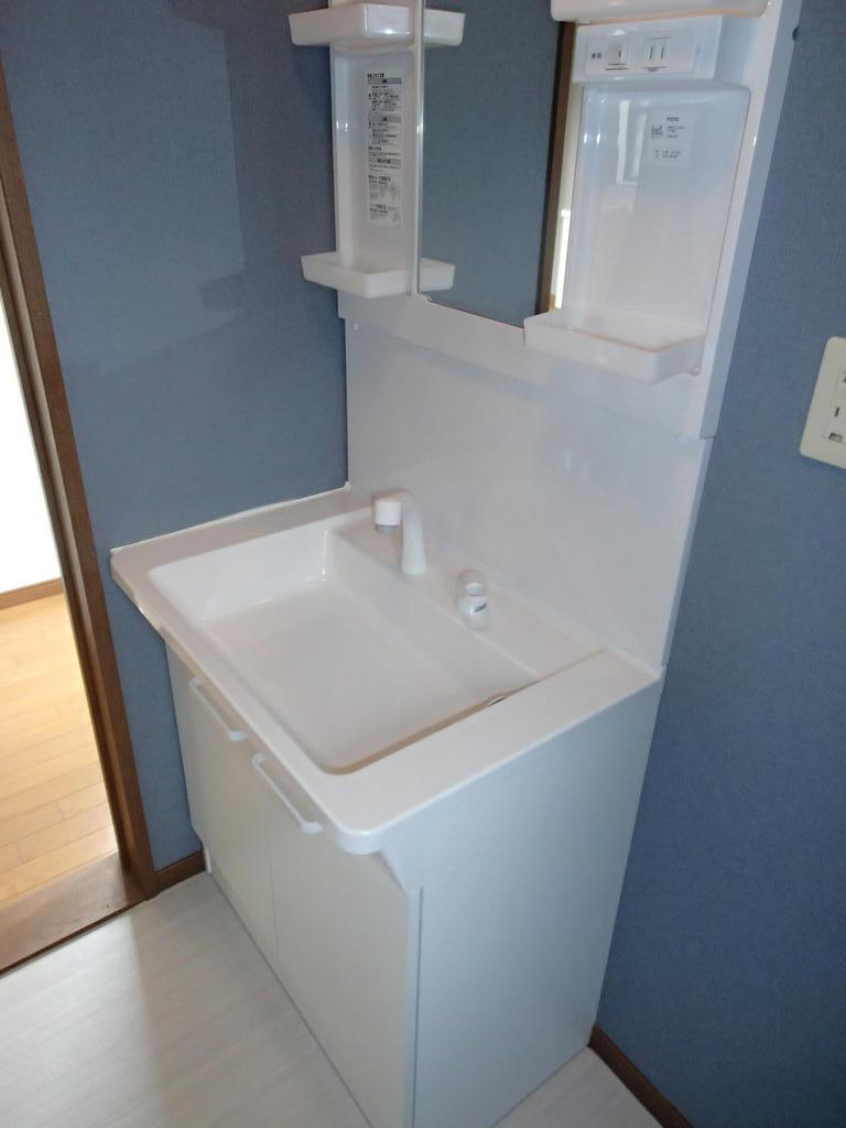 洗面設備　身支度に必要な洗面台