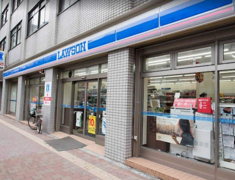 コンビニ　ローソン 西新宿四丁目店（コンビニ）まで242m