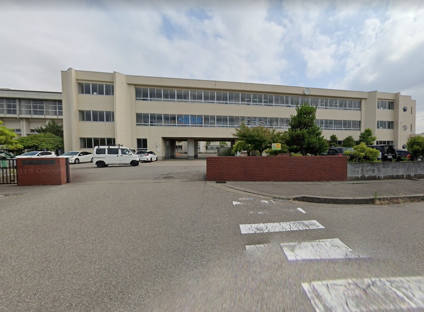 小学校　金沢市立安原小学校（小学校）まで658m