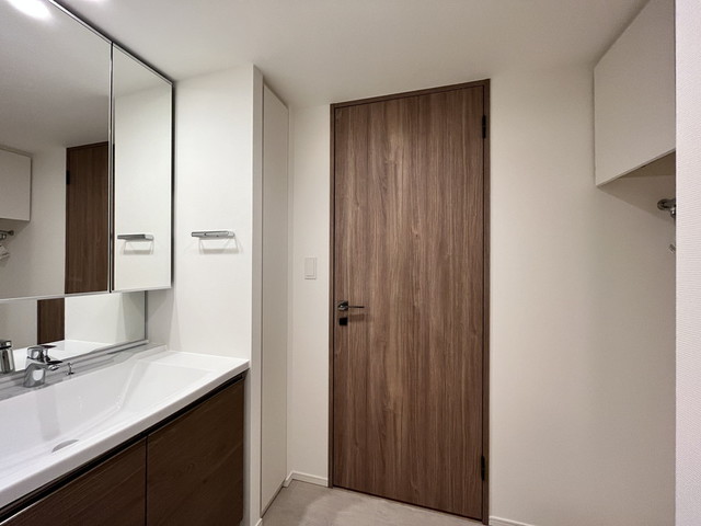 洗面設備　※写真は同タイプ住戸です。