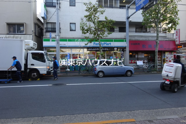 コンビニ　ファミリーマート中落合三丁目目白通り店（コンビニ）まで257m