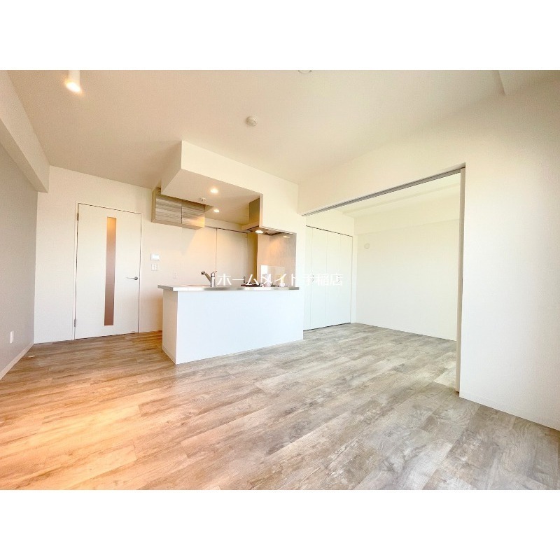 居室・リビング　明るく広々リビングスペース♪