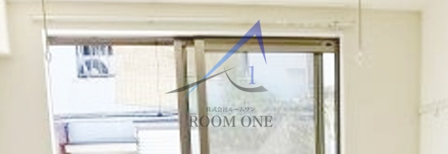 その他設備　室内物干機です。