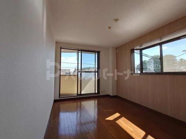 その他部屋・スペース　※角部屋参考写真