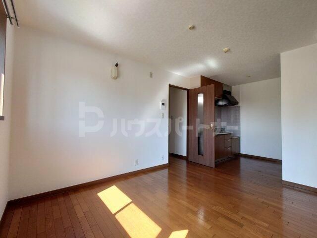 居室・リビング　※角部屋参考写真