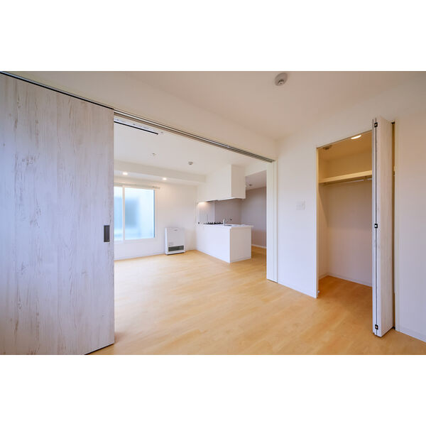 居室・リビング　個人の部屋や寝室として使える洋室です