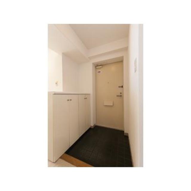玄関　※写真は同タイプ住戸です。