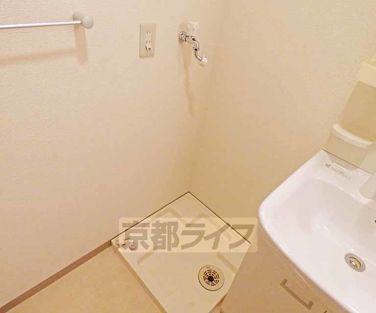 その他設備　室内に洗濯機置けます。